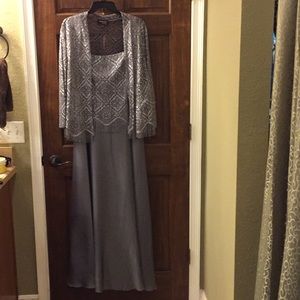 Gorgeous silver/Grey long evening dress
